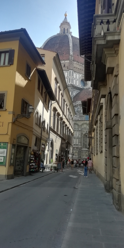 Firenze belvárosában volt az iskola.