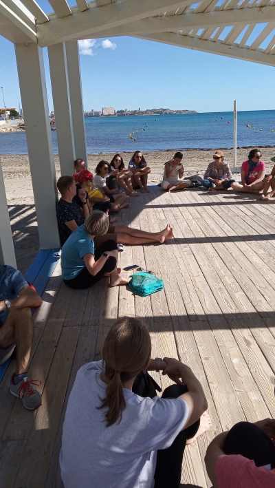 Játék, tanulás és mindfulness a spanyol tengerparton